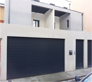 Porte de garage enroulable Aluteq® - motorisée - lames aluminium isolantes - 400 x 280 cm_0