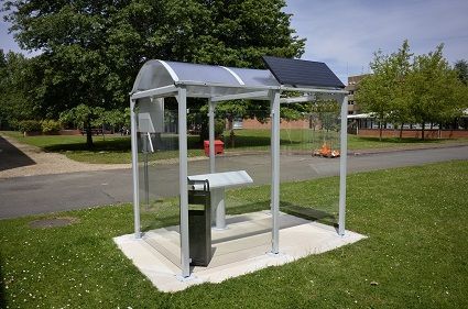 Abri fumeur métallique - 2,8 mètres - Structure en tube carré et toiture en polycarbonate_1