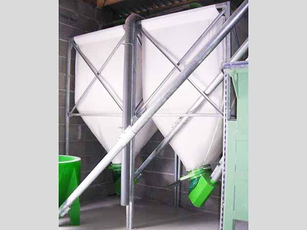 Silo agricole souple à remplissage pneumatique ou par vis - Disponible en toile standard, série lourde ou composite enduite de PVC_0