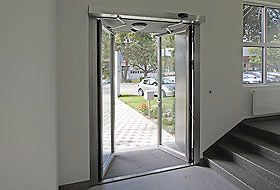 Portes battantes automatiques - hermétiques et accessibles_0