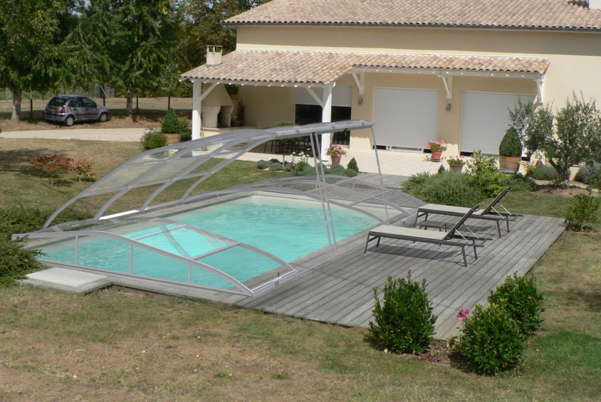 Abri piscine bas amovible manuel en polycarbonate - léger et facile à manipuler_0