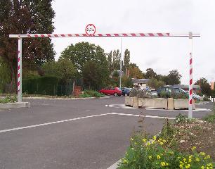 Portique pivotant de parking