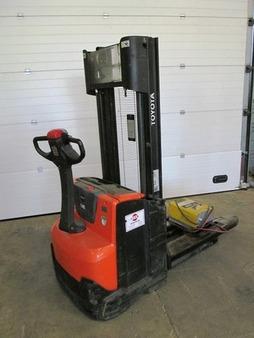 Gerbeur électrique SWE 120 - GS609112 - Toyota BT - Duplex, hauteur levée 2700 mm, capacité 1,2T_0