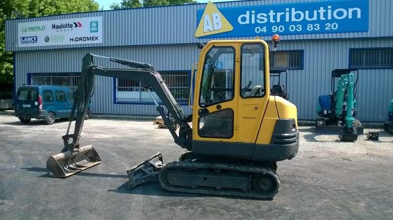 Mini-pelle Volvo EC 25 - moteur Mitsubishi - bras long - 2 godets terrassement et 1 godet curage_0