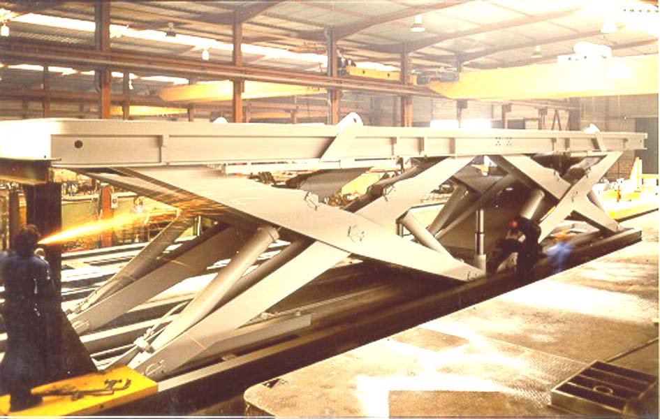 Plateforme élévatrice - large gamme pour industries et applications multiples_0