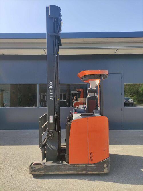 Chariot à mât rétractable BT RRE160 E000587 - disponible en occasion et en location de courte à longue durée_0