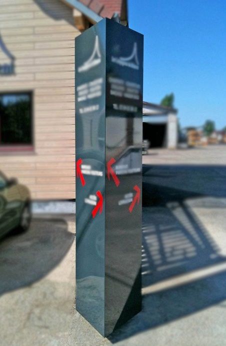 Totem triangulaire sur mesure - Varoform SAS - platines, fourreaux et teintes RAL_0