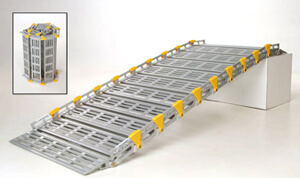 Rampe pour handicapé en aluminium - largeur 1200mm - pente 5% - rebords et surface antidérapante_0