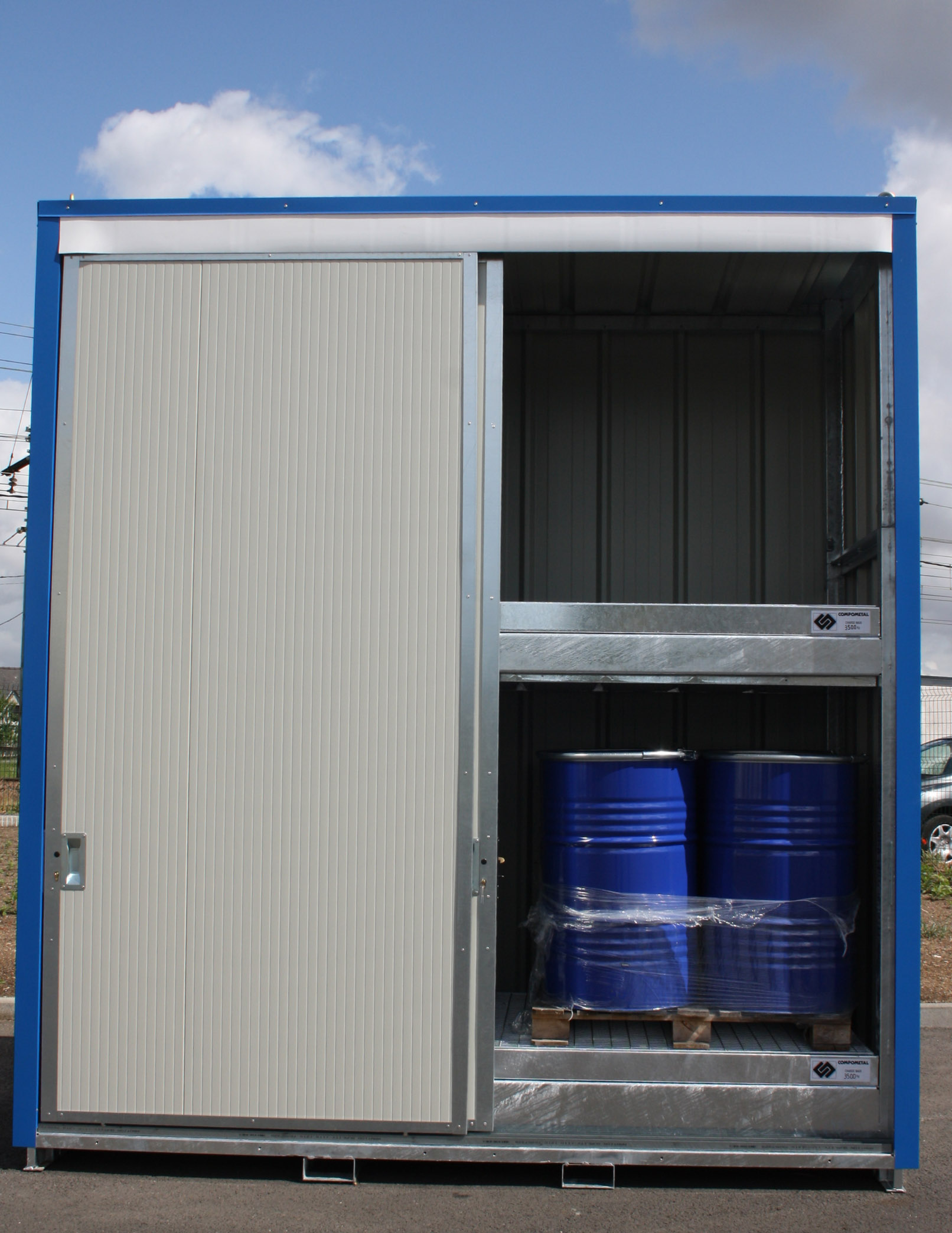 Armoire sur 2 niveaux pour le stockage de produits dangereux_0