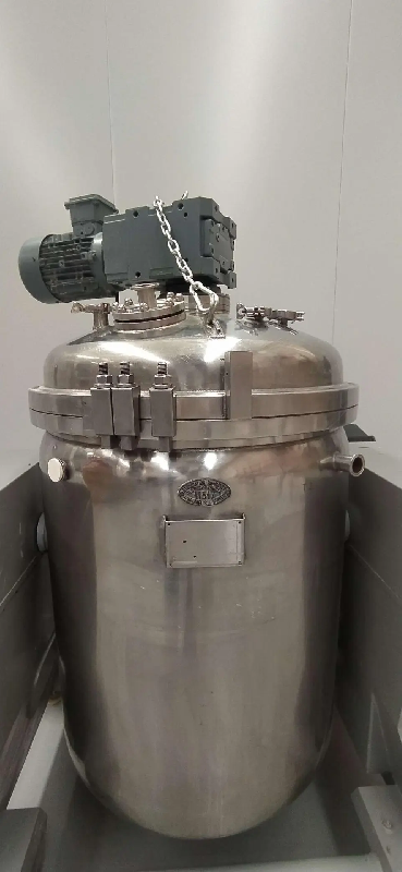 Réacteur en acier inoxydable 500 litres avec agitation et veste d'occasion - référence                        :                         e7648_0