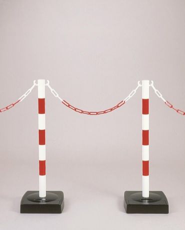 Poteau de signalisation - Direct Signalétique - PVC sur socle 6 kg avec chaîne 2,5 m pour balisage intérieur ou extérieur_0
