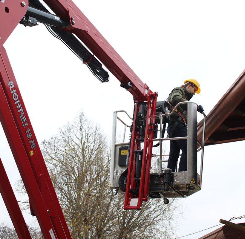 Lightlift 13.70 - nacelle araignée  - hinowa s.P.A. - capacité nacelle chenillée 230 kg_1