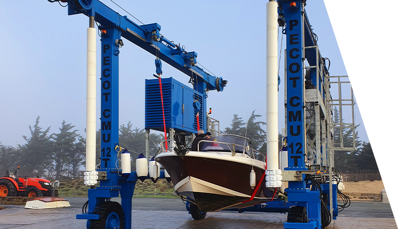 Portique élévateur à bateaux immersible Sublift, permettant d'aller chercher un bateau directement à l'eau - Slipway_0