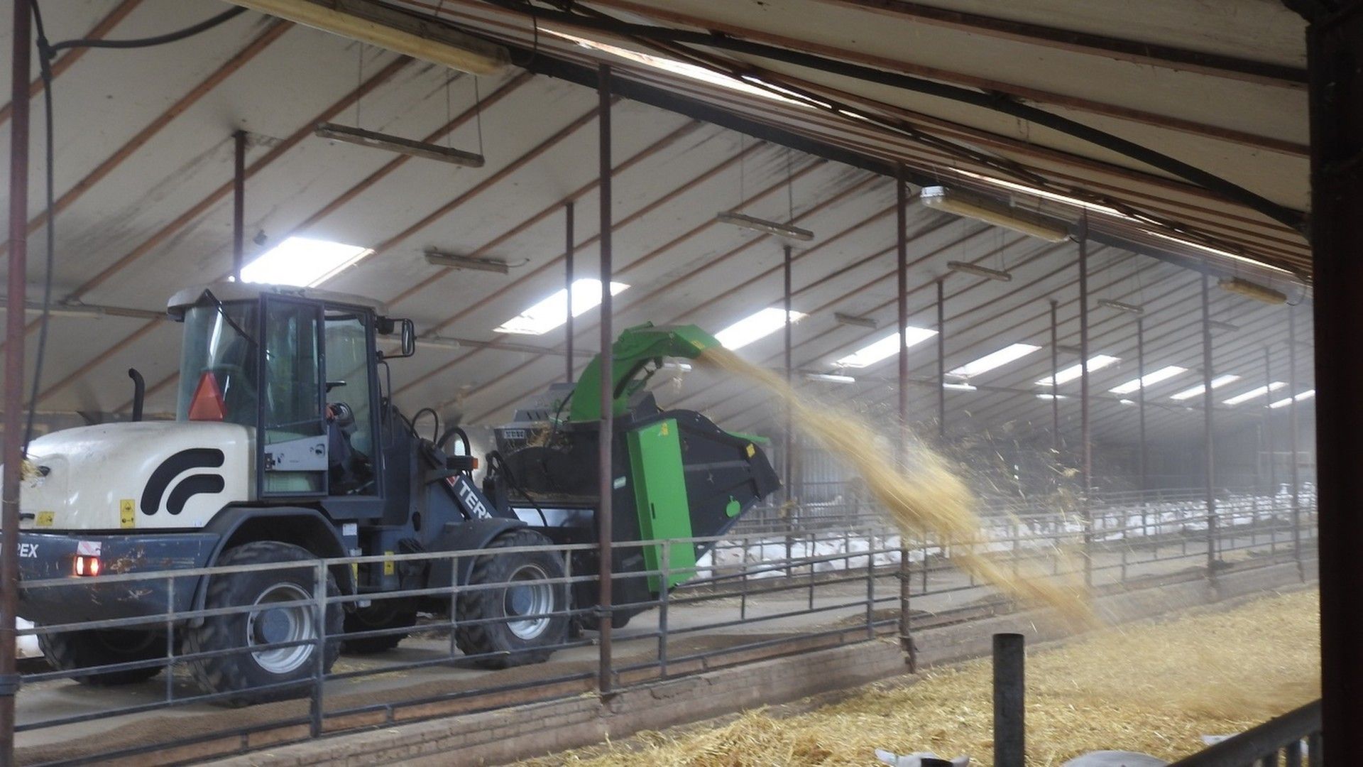 Télescopique pailleuse agricole - Juraccessoire - à turbine pour télescopique ou agrochargeuse_0