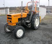 TRACTEUR AGRICOLE DIESEL - RENAULT 461 S