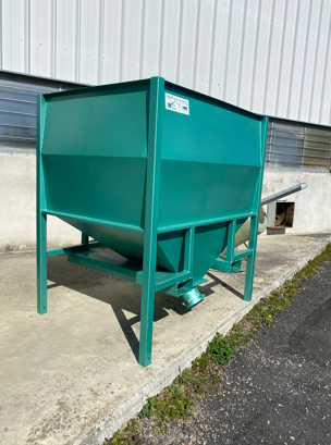 Conteneur cône droit palettisable avec reprise centrale - Capacité de 1800 L_0