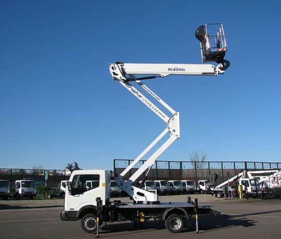 Camion nacelle Snake 2010 - 20 m - 10 m de déport - Nissan Cabstar 120 cv - Catégorie 3.5T_0