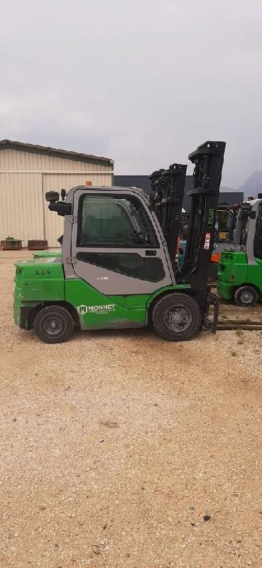 Chariot élévateur diesel CESAB M330D 2473 - disponible en occasion et en location de courte à longue durée_0