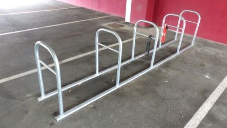 Arceau urbain - Axinov - galvanisé - fixés sur U avec barre de support en option_0