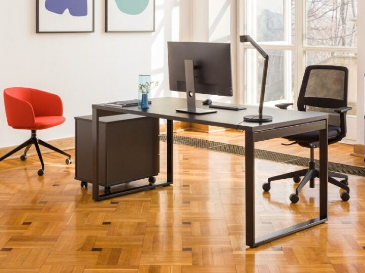 Bureau opératif individuel et double OGI Q - idéal pour open-space avec finitions personnalisées_0