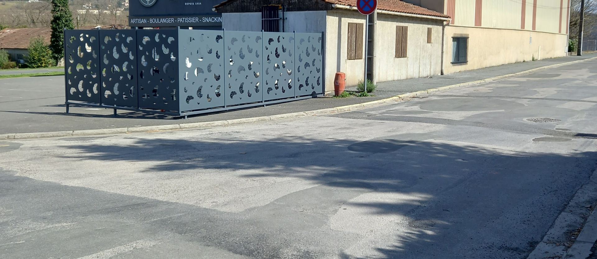 Pare-vue pour conteneur - Fabrication sur mesure - Brise-vue en acier thermolaqué avec motifs personnalisés_0