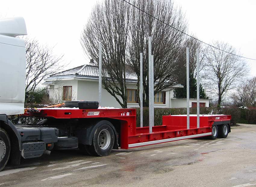 Remorque ou semi-remorque spécifique - 1 à 3 essieux pour transport d'équipements et d'engins adaptés_0