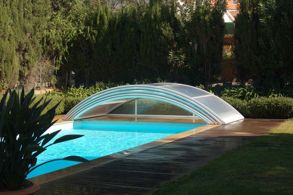 Abri piscine bas avec trappe XXL +  pour la pratique de vos activités aquatiques même en mauvais temps - SCORPIUS_0