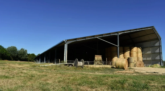 Hangar photovoltaïque agricole sur-mesure à moindre coût -Arkolia_0