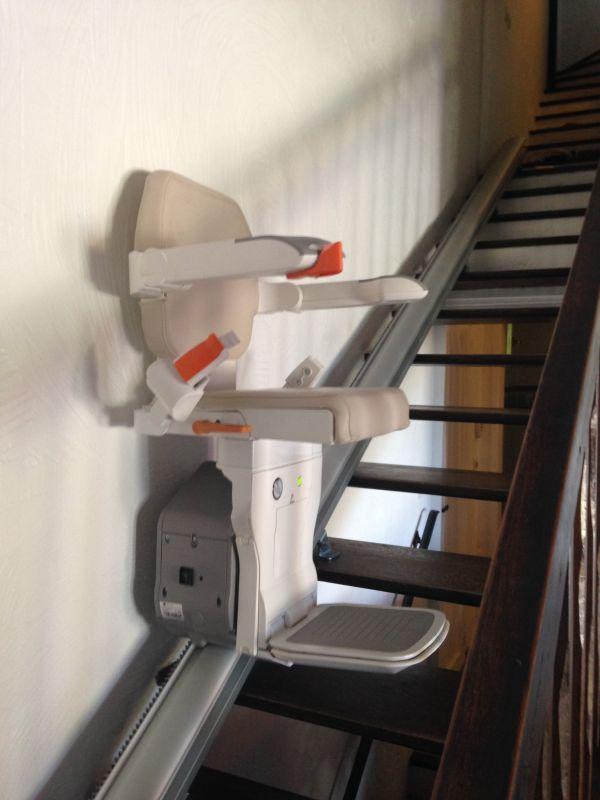 Fauteuil monte-escalier Handicare Xclusive - Installation sur mesure en région PACA_0