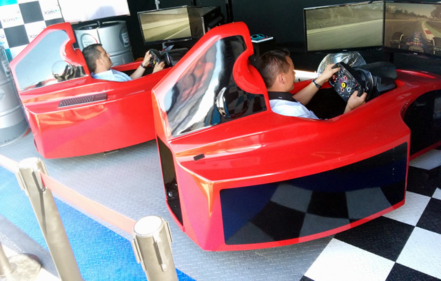 Simulateur de Formule 1 demi cockpit - triple écrans - version statique ou dynamique sur vérins électriques_0