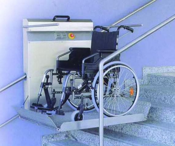Plateforme monte-escalier - rail inox, batterie auto-rechargée, dimensions personnalisables - charge 225/300 kg_0