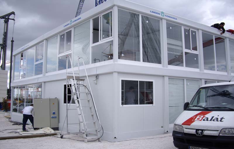 Constructions modulaires en structure galvanisée - bungalows de chantier, bureaux, vestiaires et panneaux sandwich_0