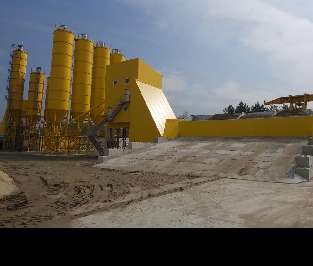 Centrale à béton fixe - CTS pour grands débits avec système de chargement des trémies et grande capacité de stockage_1