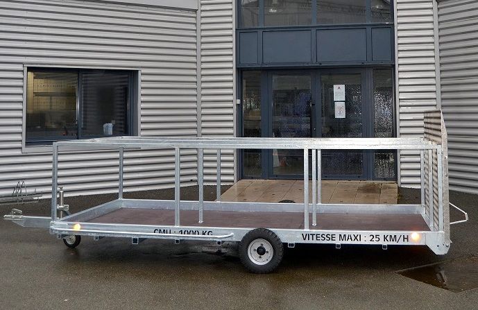 Remorque industrielle porte-conteneur pour poubelles - charge utile 1 tonne - plancher bois antidérapant_0