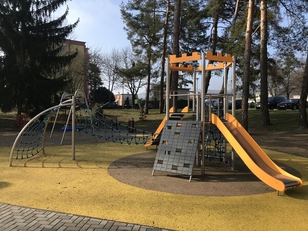 Château multi tours pour aire de jeux conforme EN1176 - Référence BT11160_0