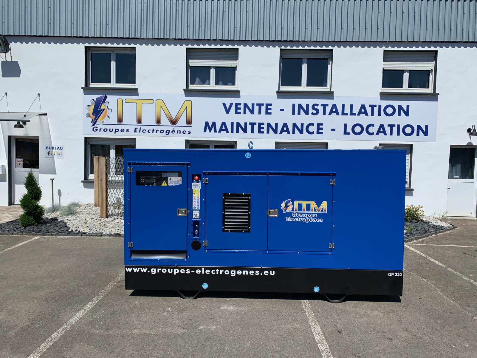 Groupe électrogène d'occasion - IVECO - 220 KVA_0