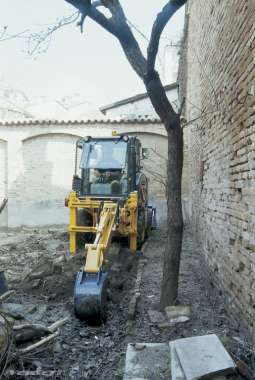 Tractopelle VF 1.33 B Venieri - 20 Km/H, 52 CV, profondeur d'excavation 2.75 à 3.25 m_0