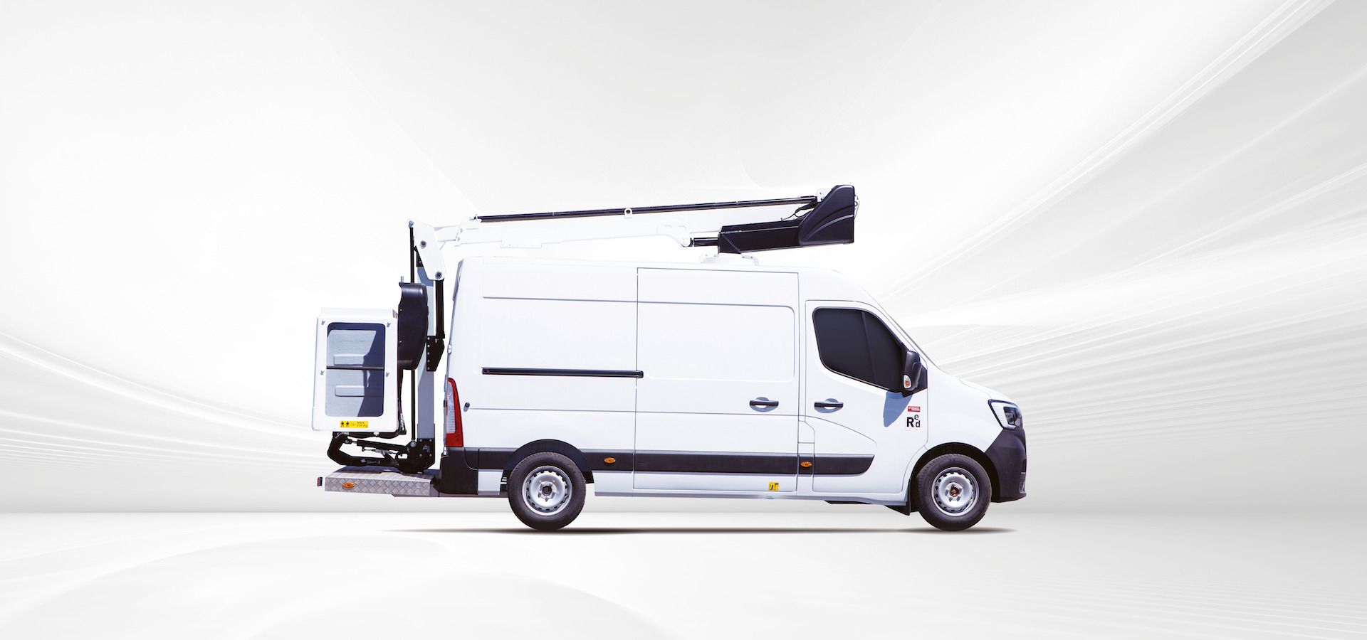 Fourgon nacelle Renault Master TLF 15 - hauteur de travail 15,40m - charge 200kg_0