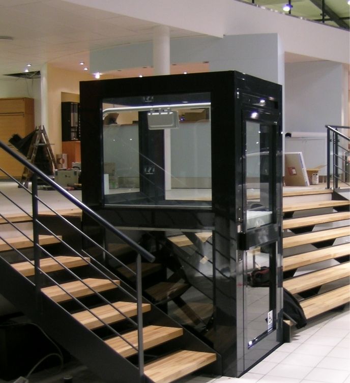 Équipement élévateur pour accessibilité intérieure et extérieure