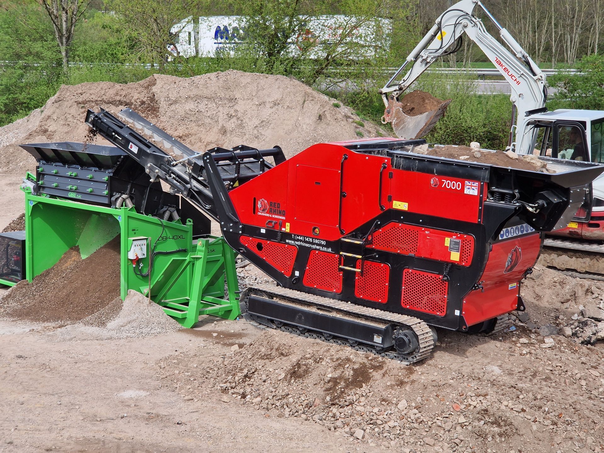 Concasseur à mâchoires de 12 tonnes - 7000 Plus RED RHINO_1