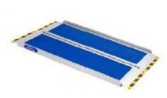 Rampe alu BORAL - modèle RDPF70104 - accès frontal en aluminium avec poignée ergonomique, surface anti-dérapante et capacité 400 kg_0