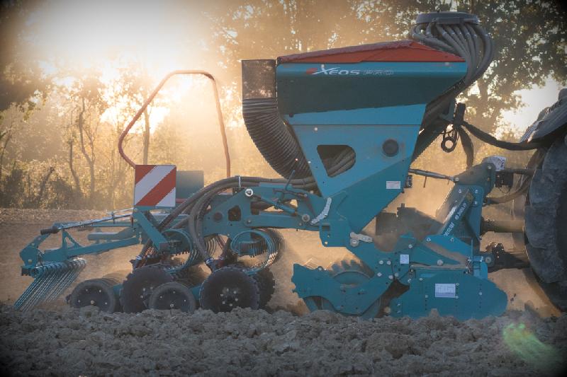 Herse rotative Cultiline HR Série .30 - 3500.30 - Sulky - Largeur 3,50 m, 14 rotors, rouleaux Ø 500/550 mm_0