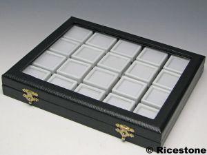 1) COFFRET VITRÉ 20X BOÎTES À GEMMES, DESSUS VERRE 3X3.