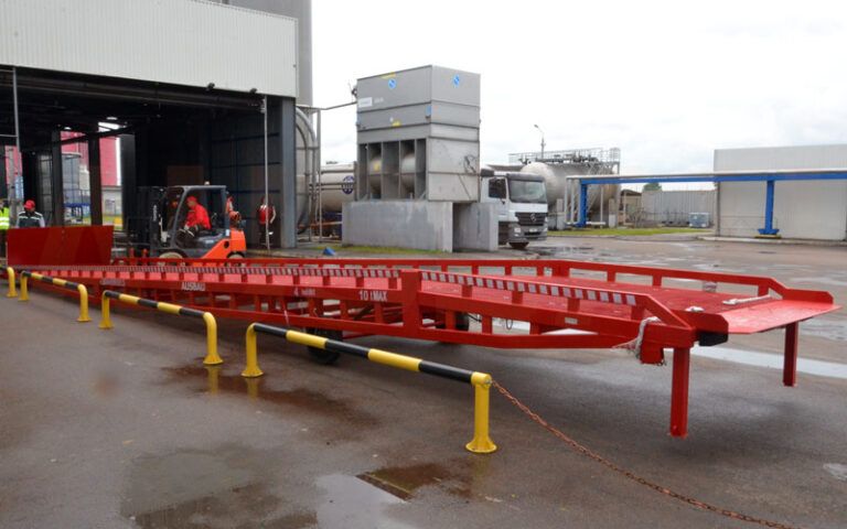 AUSBAU sous commande - Rampe de quai mobile - AV-EXIM - capacité de charge 6 à 12 tonnes, modèles PRO, SRT, ECO, NRW, LNG_0