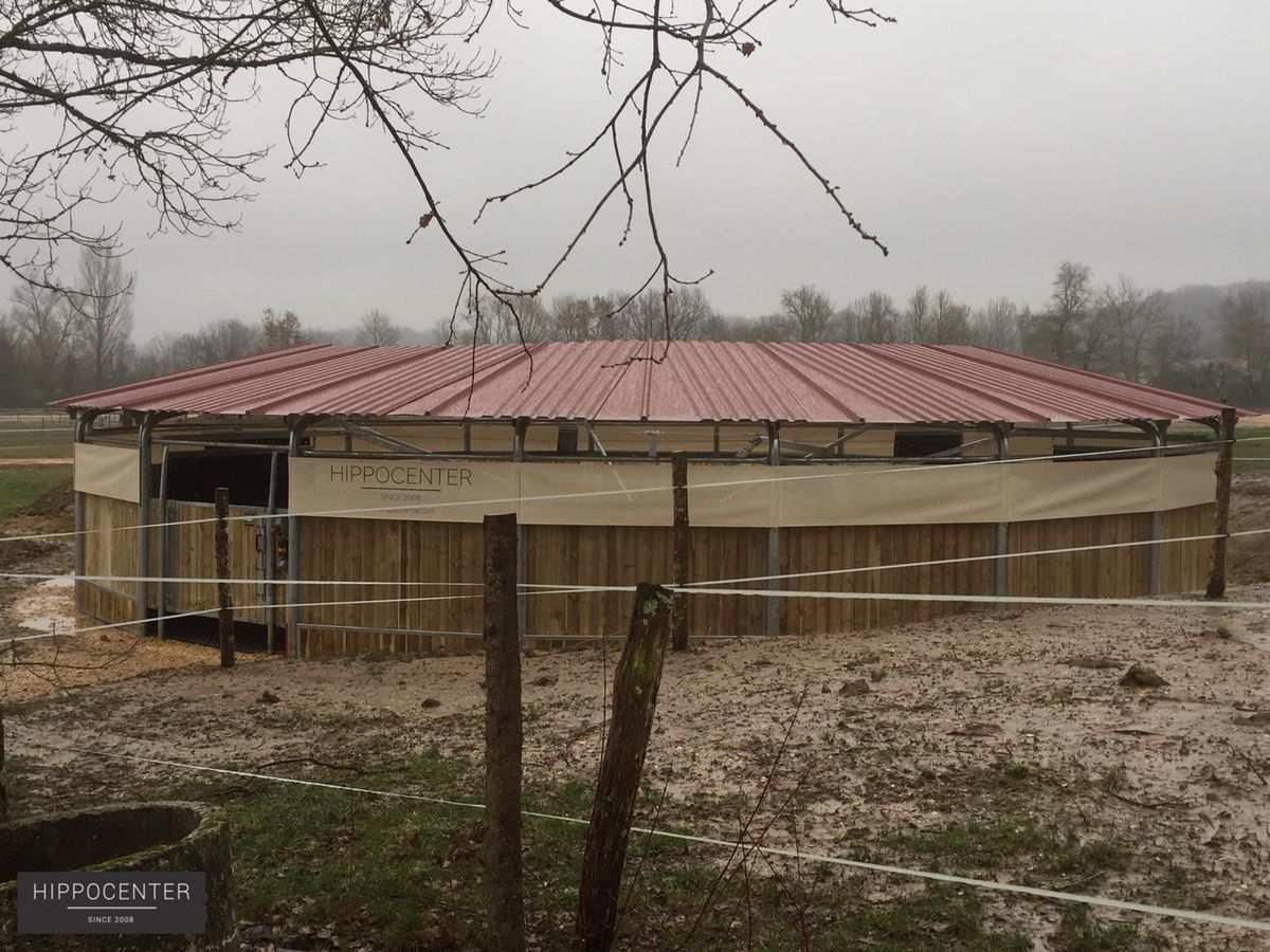 Marcheur pour chevaux professionnel - Toiture acier de 3m50 - Existe en 12, 15, 16, 18, 20m_0