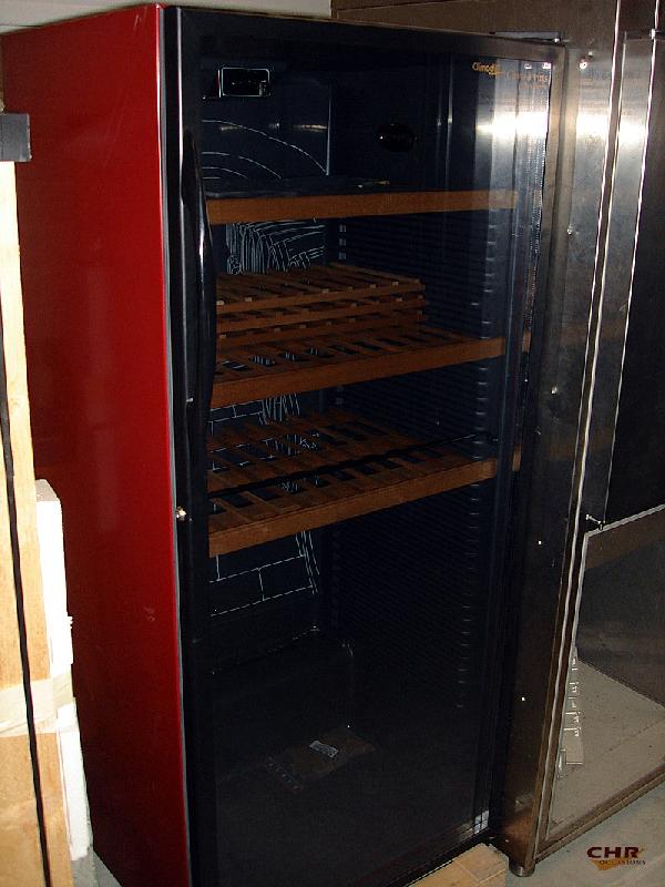Cave à vin Climadiff déclassée - Neuve - Plus de 200 bouteilles - Température réglable 6 à 18°C_0