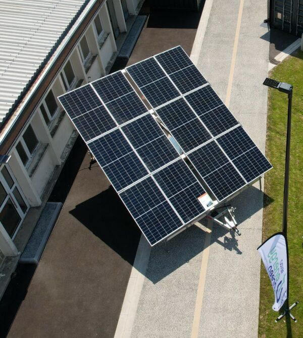 Remorque photovoltaïque 3,96 kWc avec stockage d'énergie 9,6 kWh pour chantiers_0