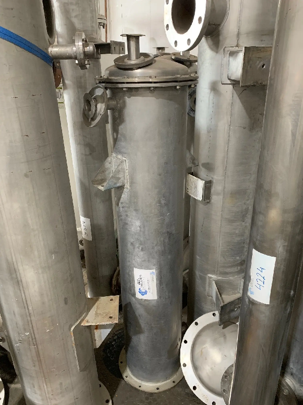 Échangeur tubulaire en acier inoxydable 2,5 m2 d'occasion - référence : C6621_0