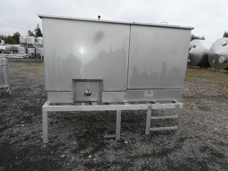 Bac de stockage rectangle en inox 3500 L - Dimensions : L:2700 x l:1340 x H:2240 avec châssis_0