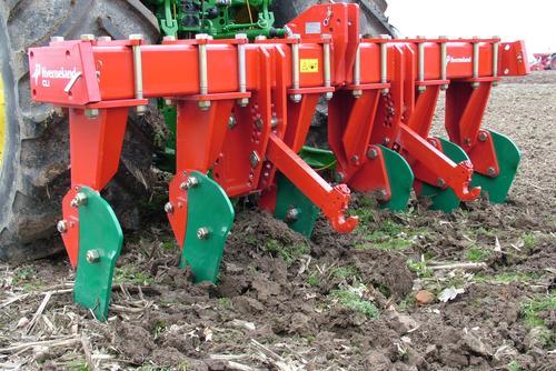Décompacteur monopoutre CLI - Kverneland avec poutre robuste 200x200x10 et dents courbes pour profondeur 15-40 cm_0